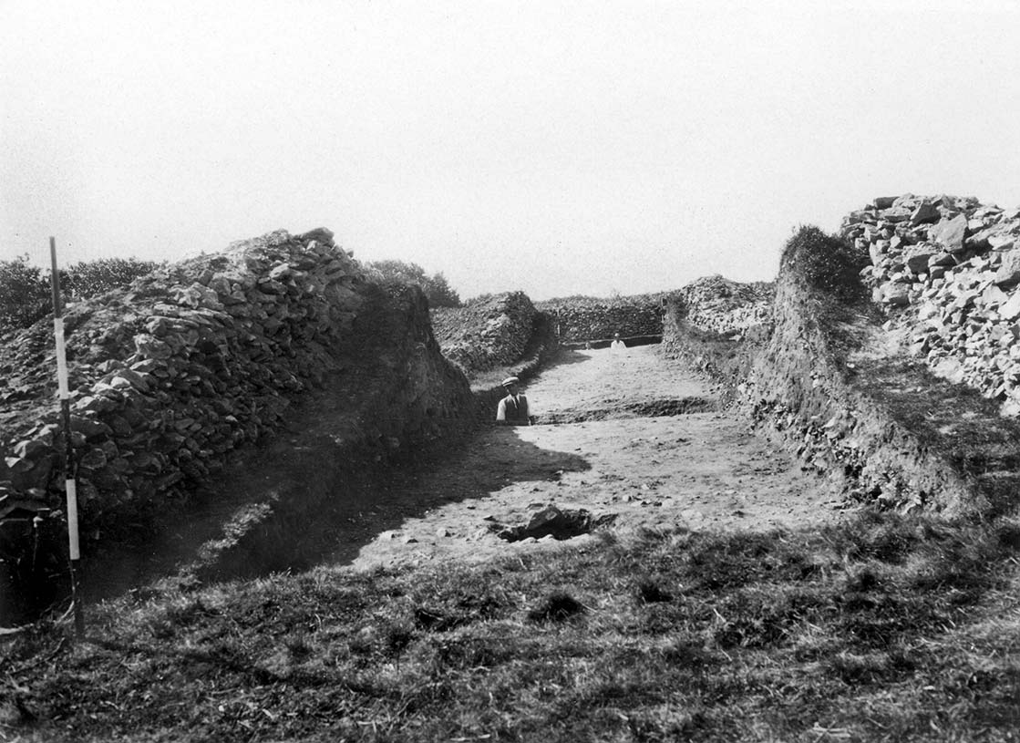Hembury Fort 1930 cII looking south