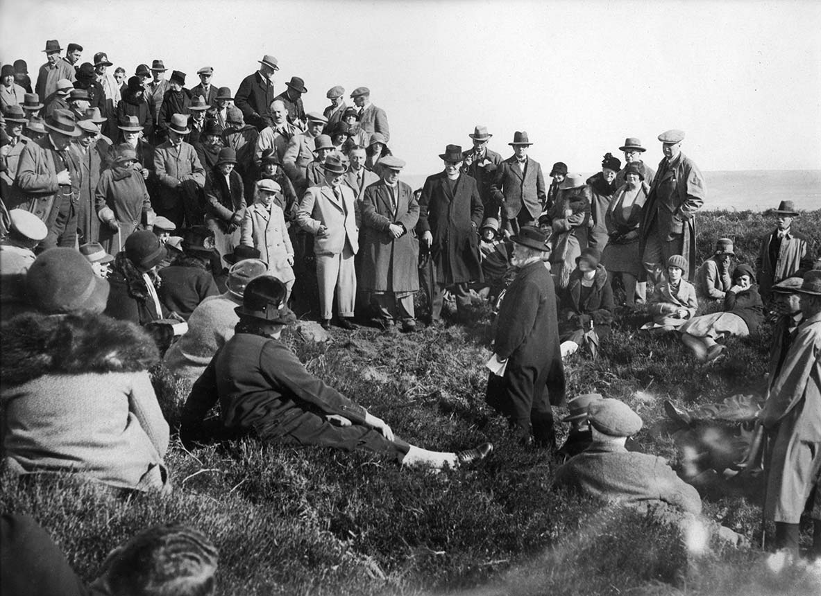 A visit to Hembury Fort August 1930